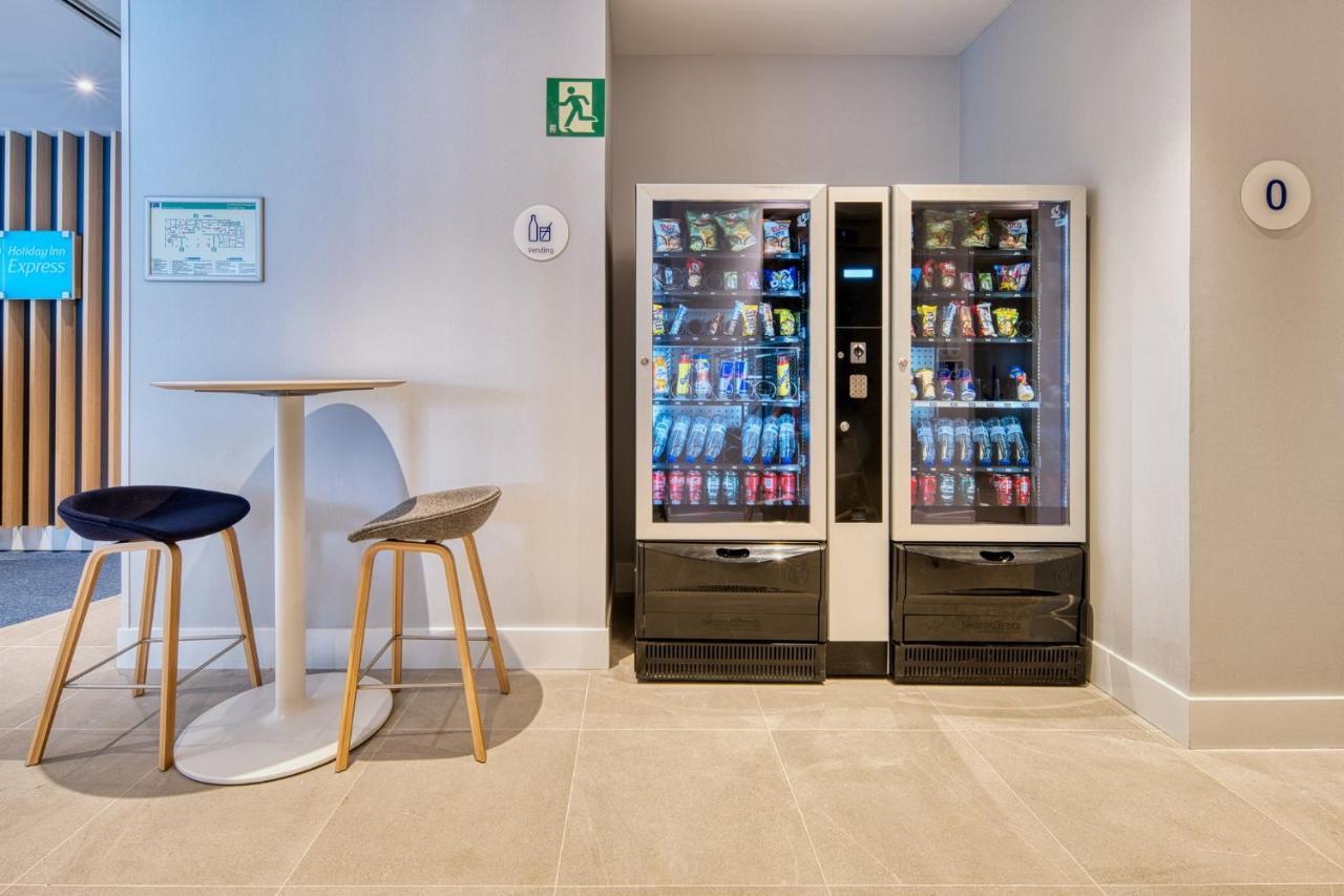 Holiday Inn Express - Madrid - Airport By Ihg Kültér fotó