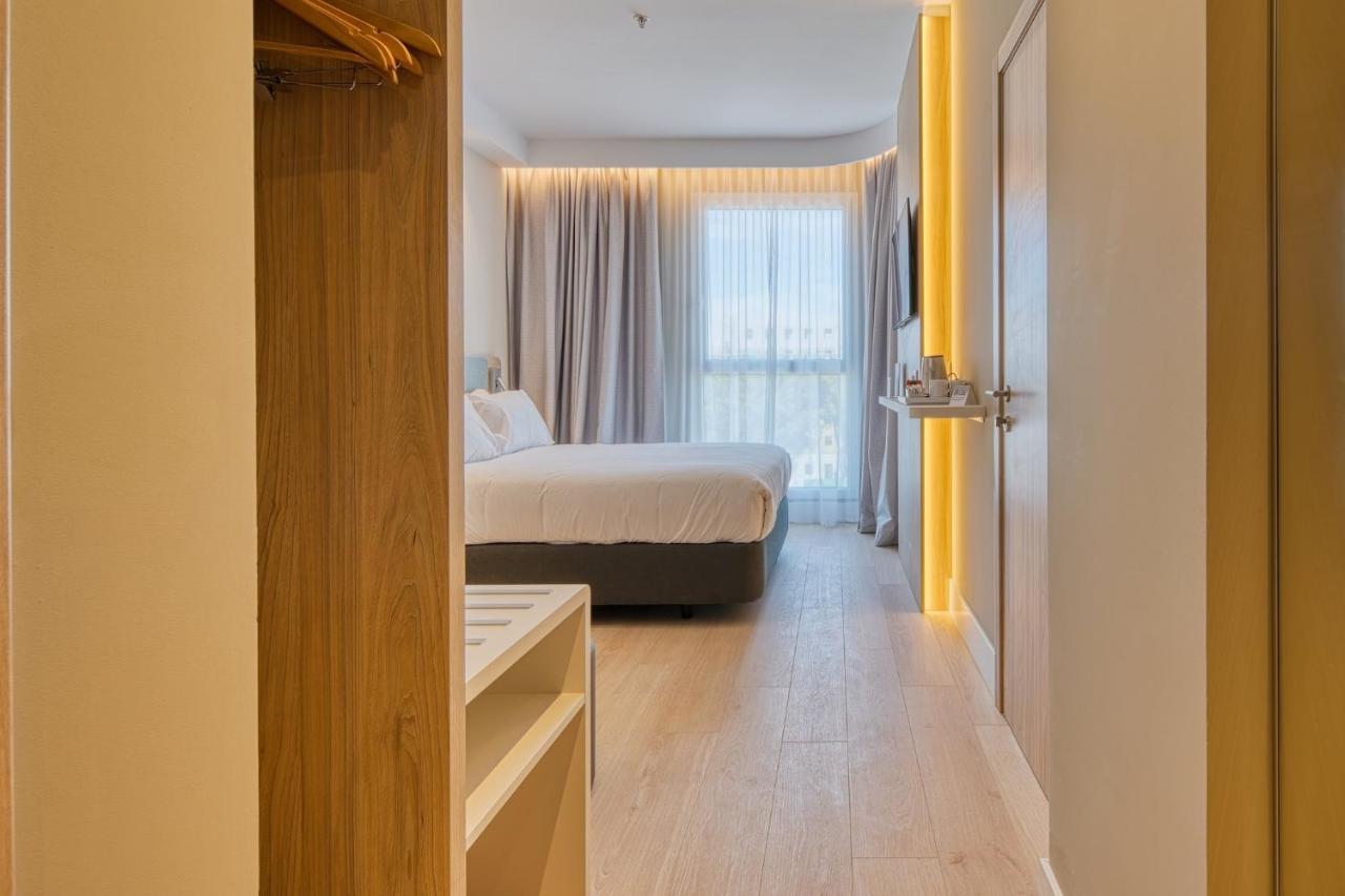 Holiday Inn Express - Madrid - Airport By Ihg Kültér fotó